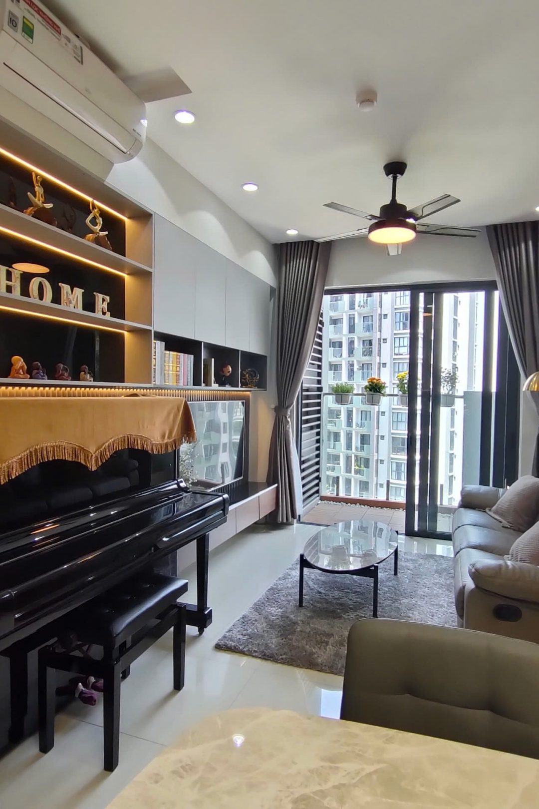 Celadon City Căn Hộ 2 PN thiết kế phong cách xám trắng